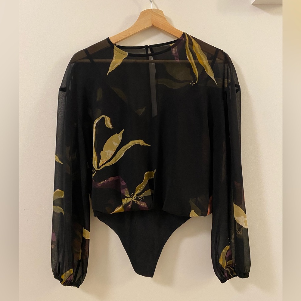 Aritzia Wilfred bodysuit blouse